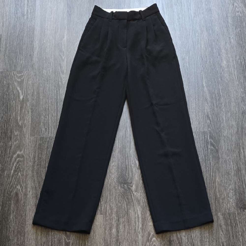 Aritzia Effortless Pants
